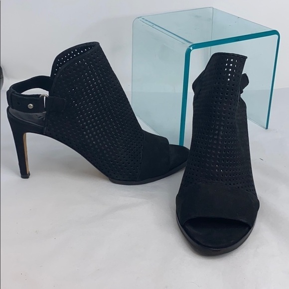 VINCE Sz 7.5 Black Perforated Suede Peep Toe Heels - Picture 4 of 12